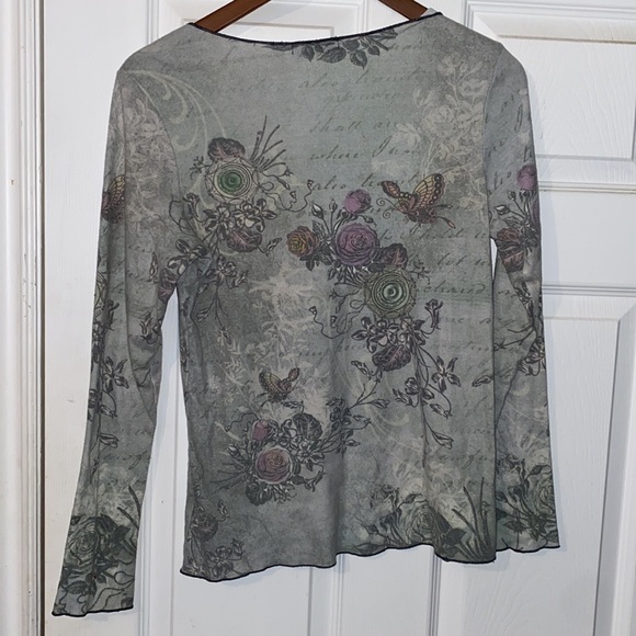 3/$30 Y2K One World Top - Picture 3 of 9